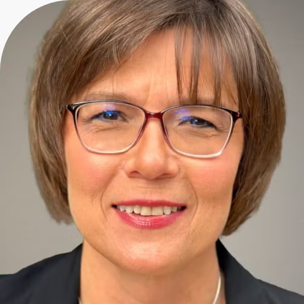 Katja Parker headshot